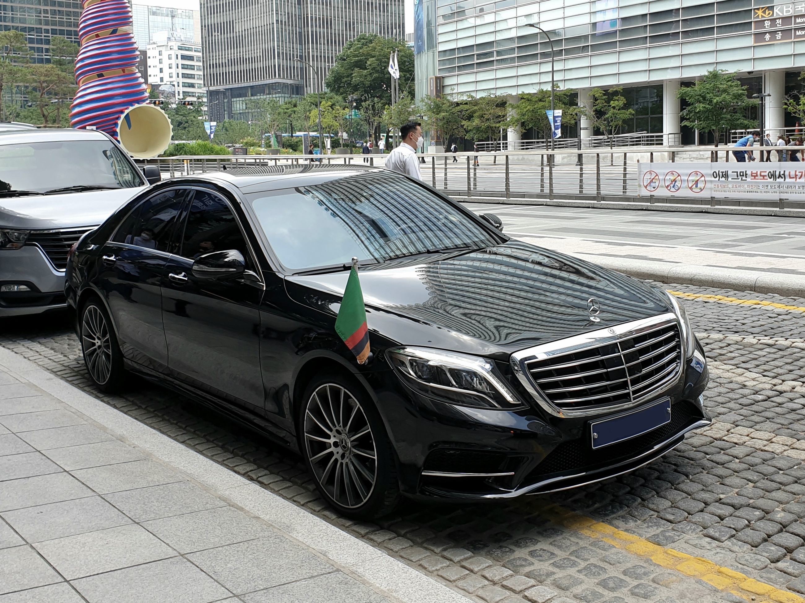 Mercedes-Benz S-Class AMG — view 2